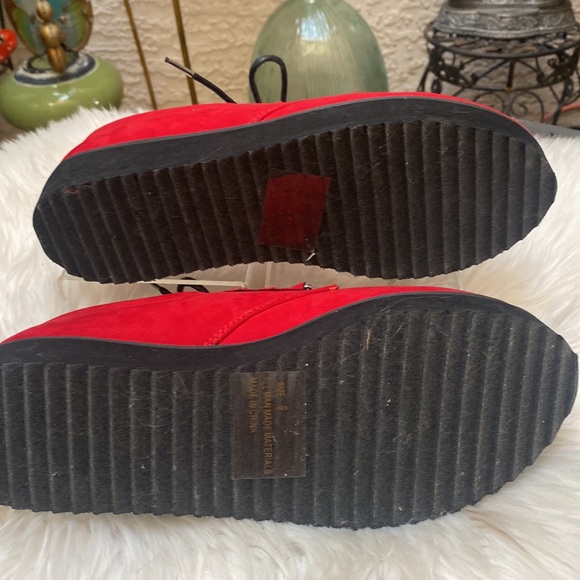 ♦️▪️♦️QUPID RED W/ANIMAL PRINT LOAFERS♦️▪️♦️ - Picture 3 of 4